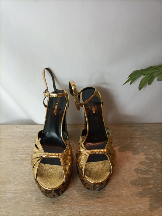 SAINT LAURENT. Zapatos plataforma dorados y animal print. T 39