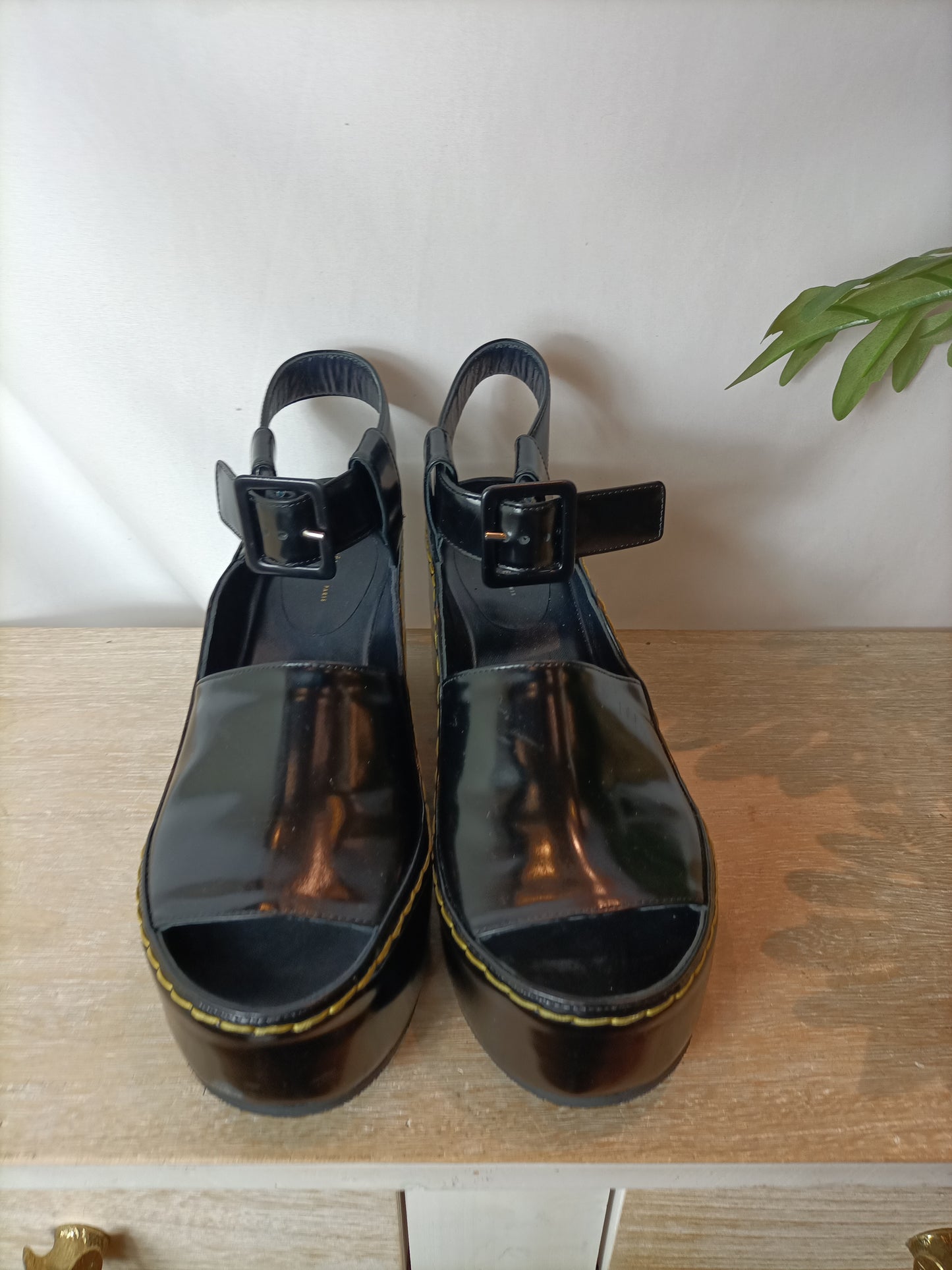 CELINE. Plataformas negras pespunte. T 39