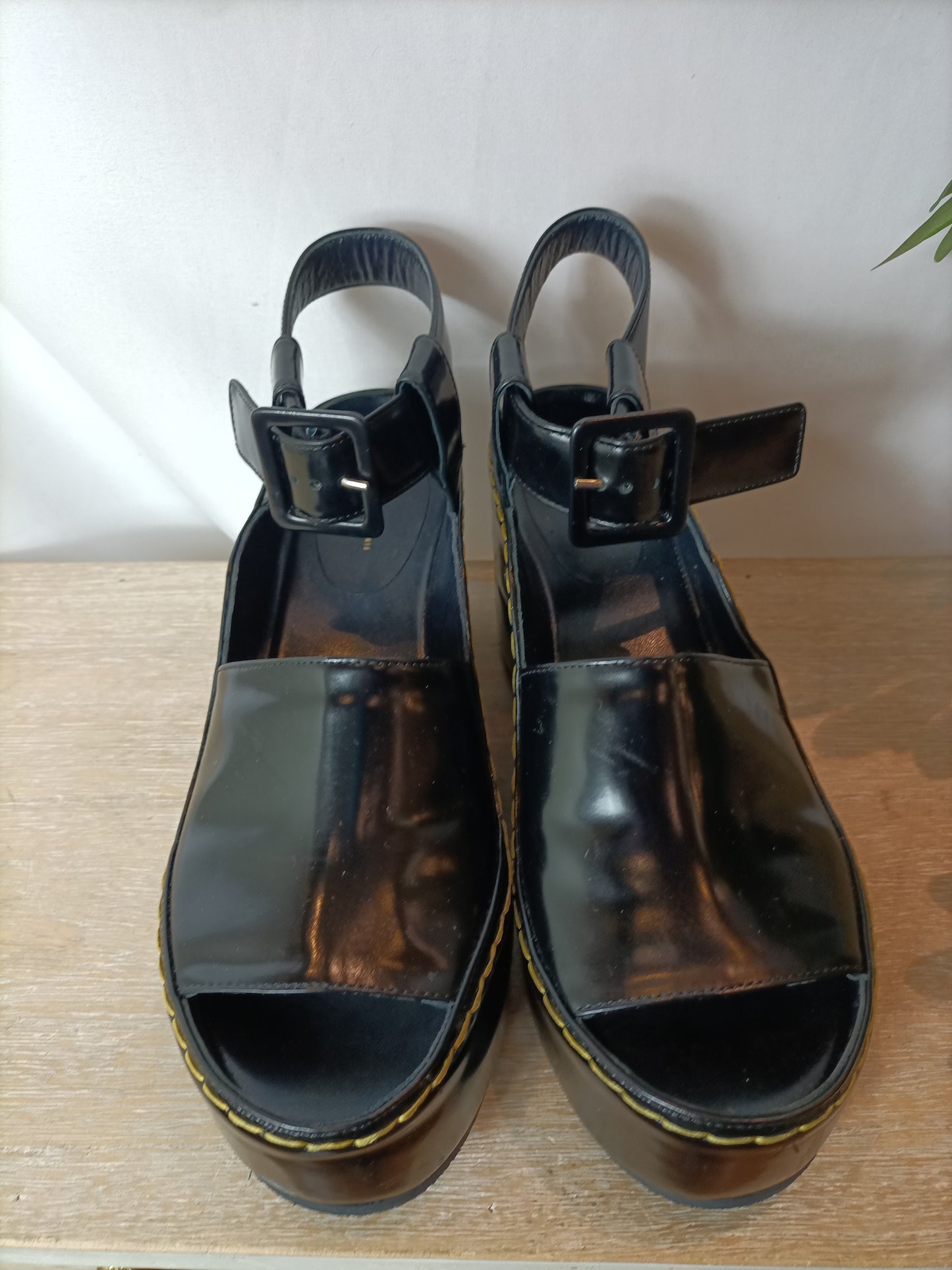 CELINE. Plataformas negras pespunte. T 39