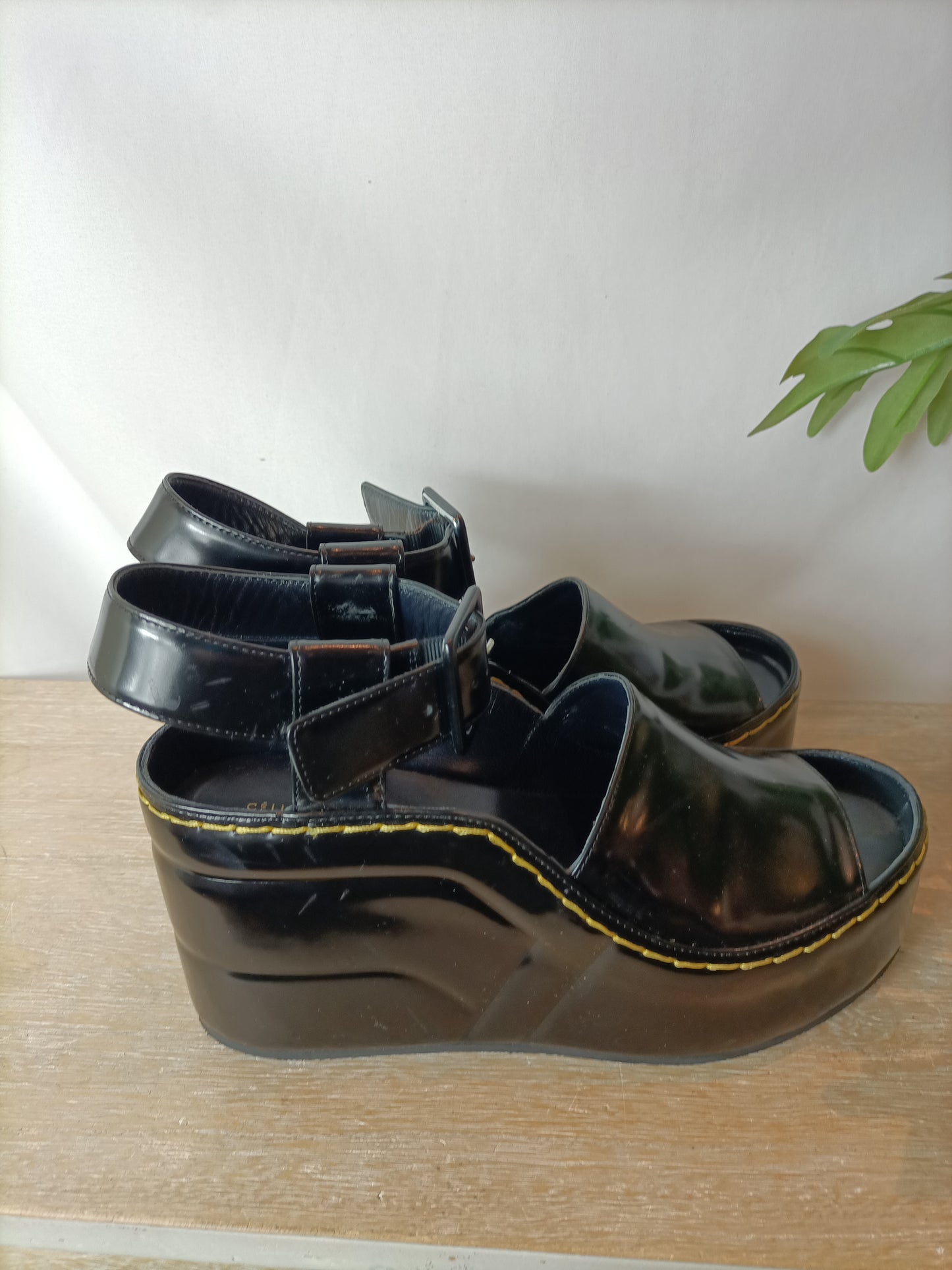 CELINE. Plataformas negras pespunte. T 39