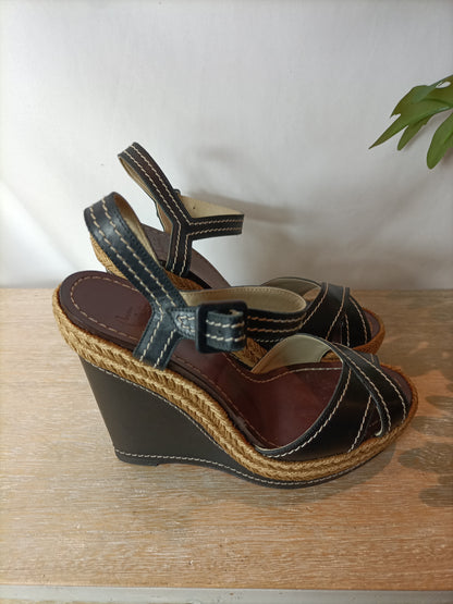 LOUBOUTIN. Cuñas piel negras y esparto. T 37