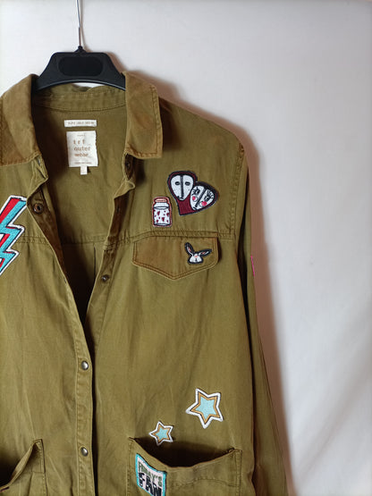 ZARA. Sobrecamisa verde caqui parches. T S