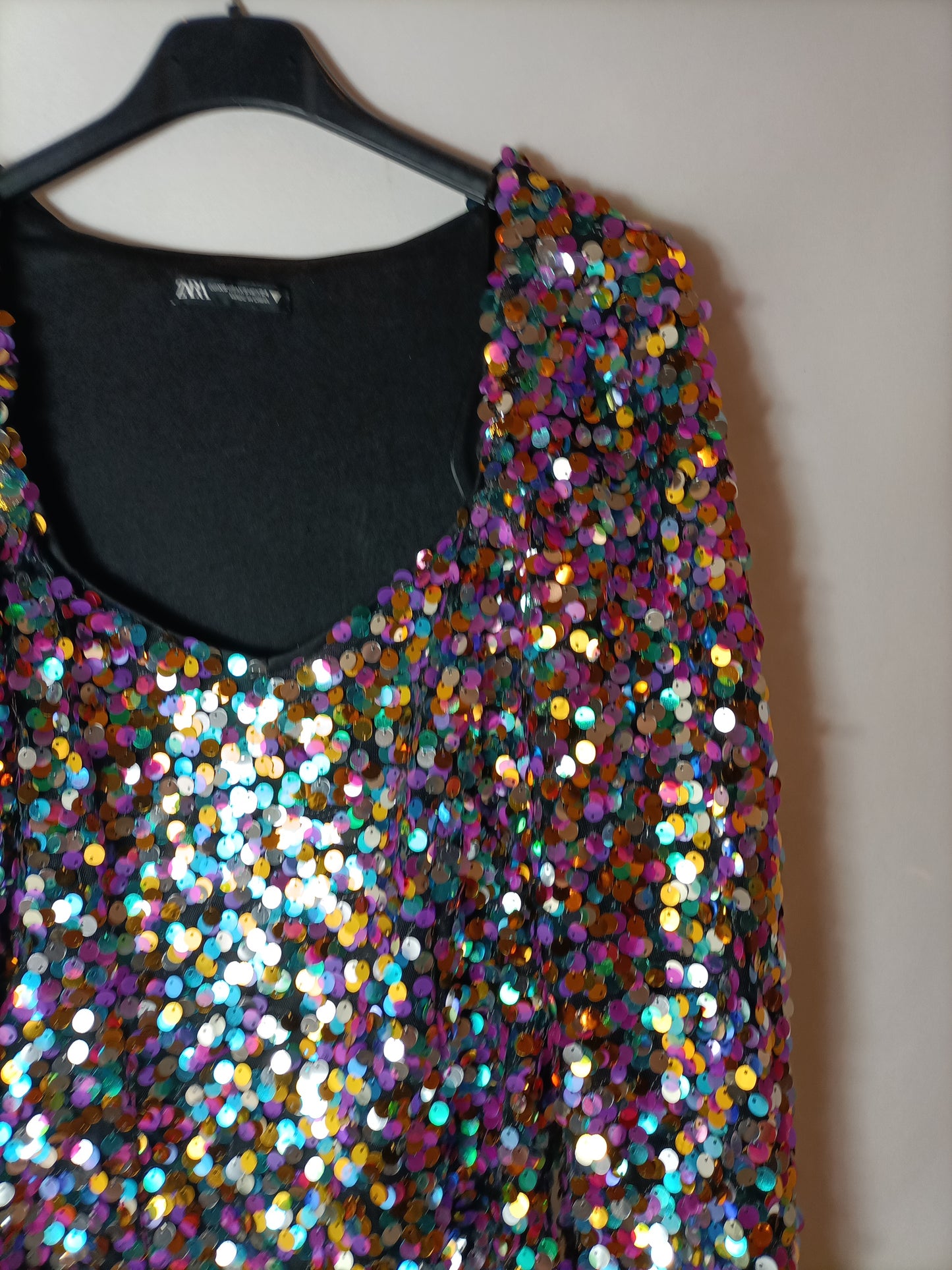 ZARA. Vestido lentejuelas multicolor. T XS