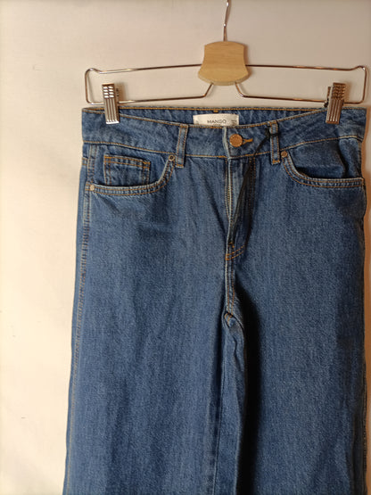 MANGO. Pantalón vaquero pata ancha .T 34