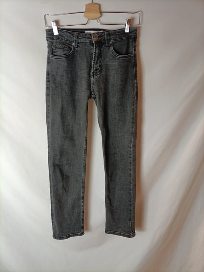 BERSHKA. Pantalones vaqueros rectos negros. T 34