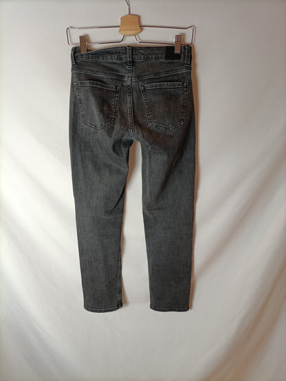 BERSHKA. Pantalones vaqueros rectos negros. T 34