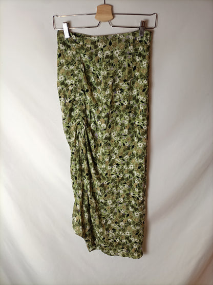 STRADIVARIUS. Falda midi flores apertura. T XS