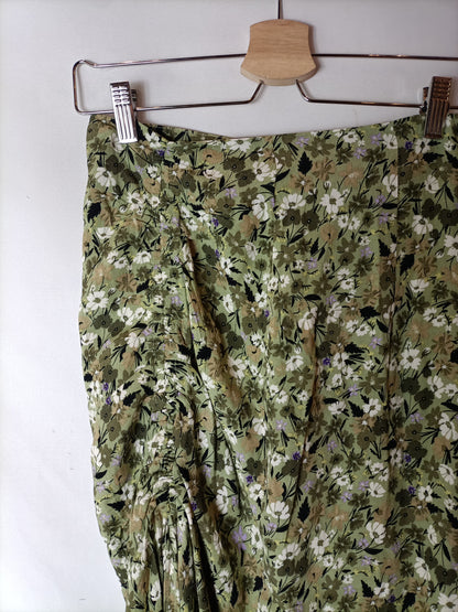 STRADIVARIUS. Falda midi flores apertura. T XS