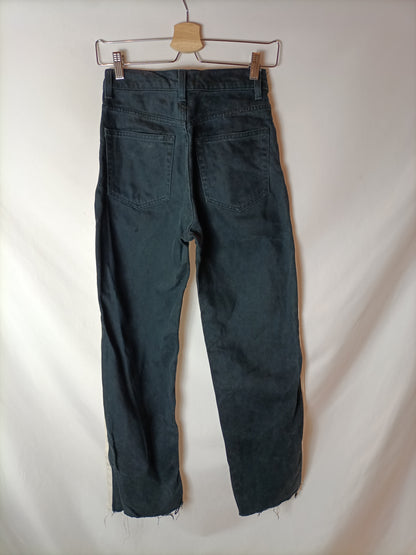 BERSHKA. Pantalón denim bicolor T.34