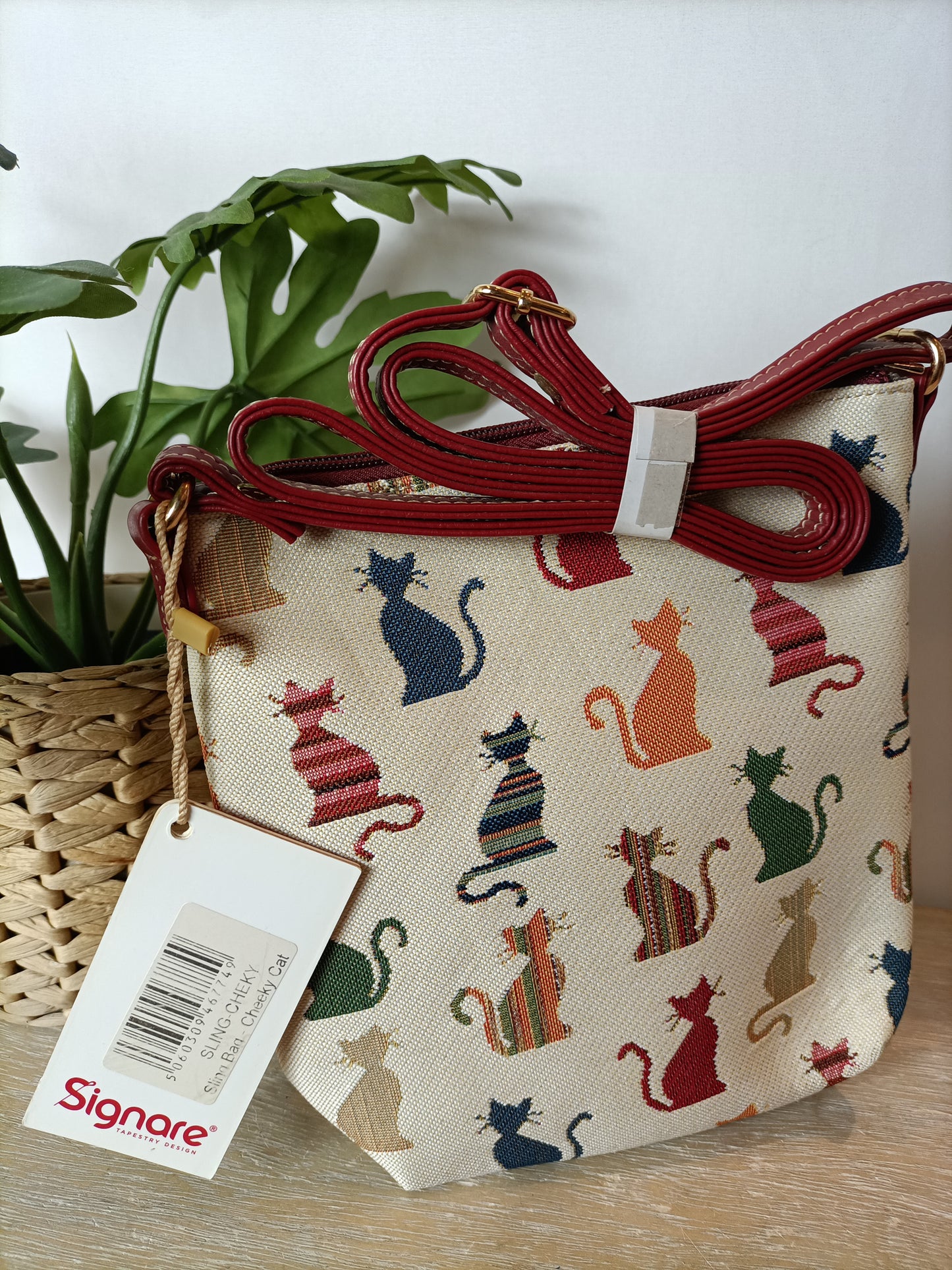 SIGNARE. Cat bag