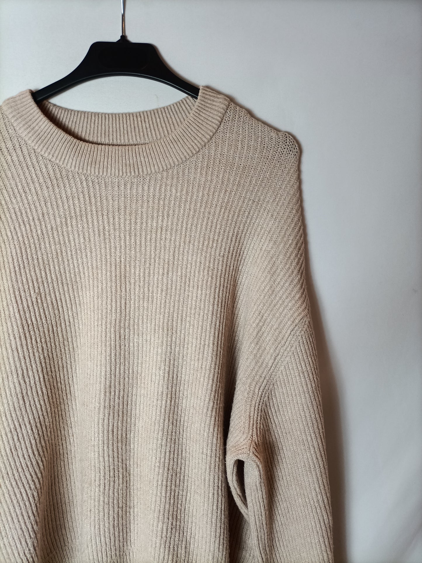 PULL&BEAR. Jersey beige canalé T.s