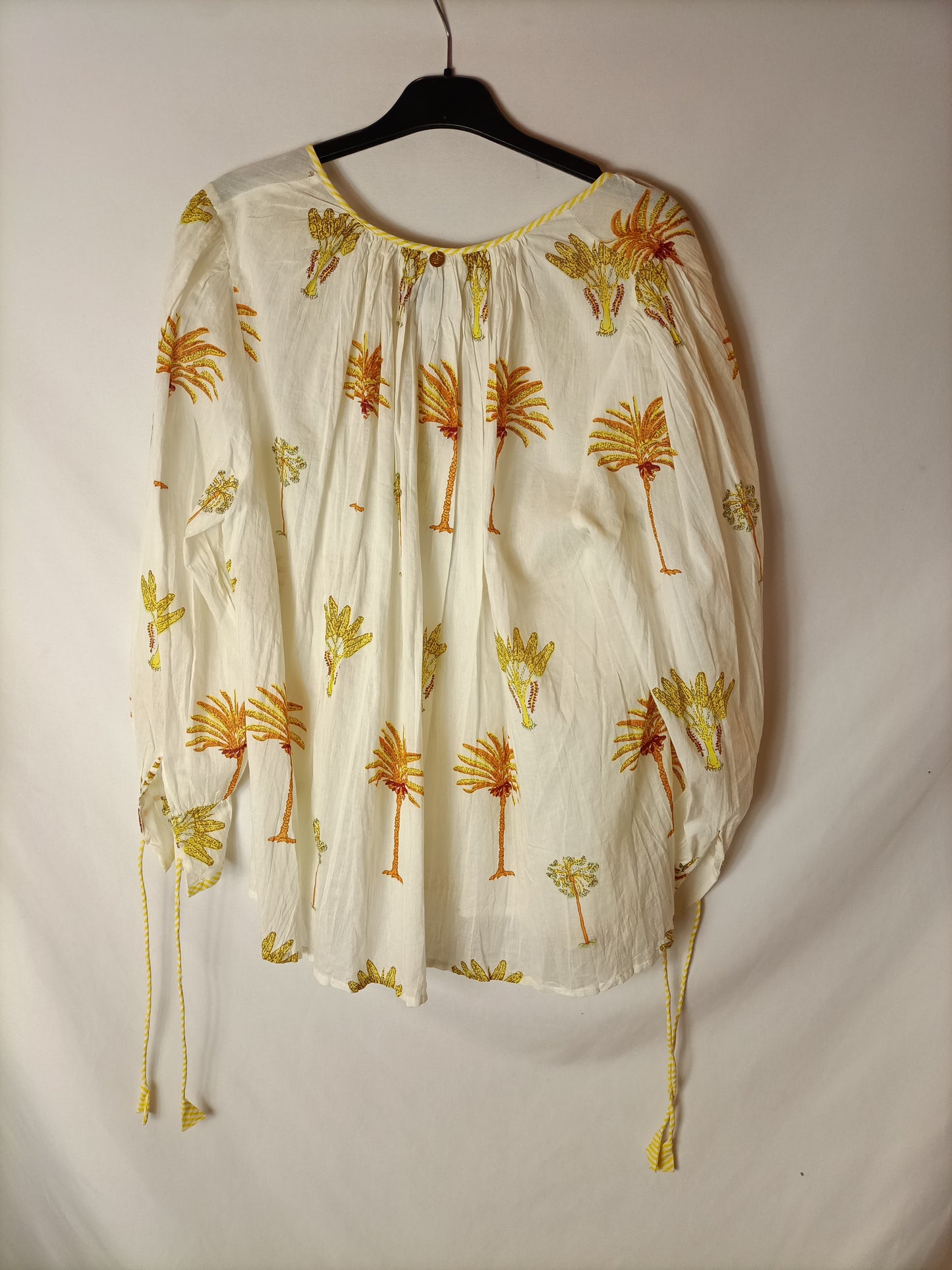 ANTIK BATIK. White printed blouse with sleeves, size 36