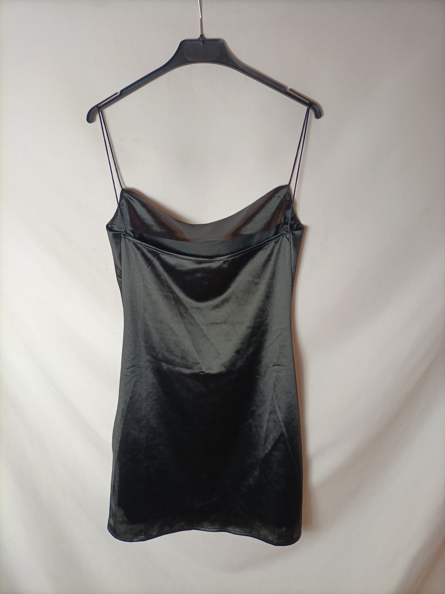 ZAFUL. Vestido negro satinado T.36