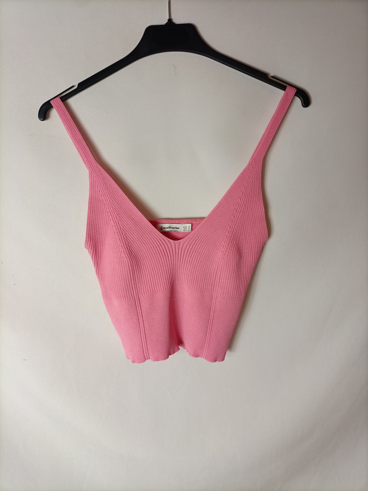 STRADIVARIUS. Croptop rosa canalé T.s