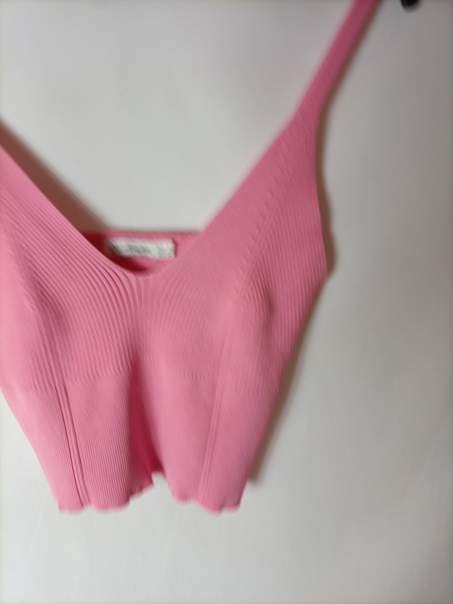STRADIVARIUS. Croptop rosa canalé T.s