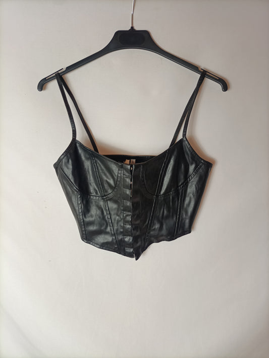 OTRAS. Croptop negro polipiel T.S