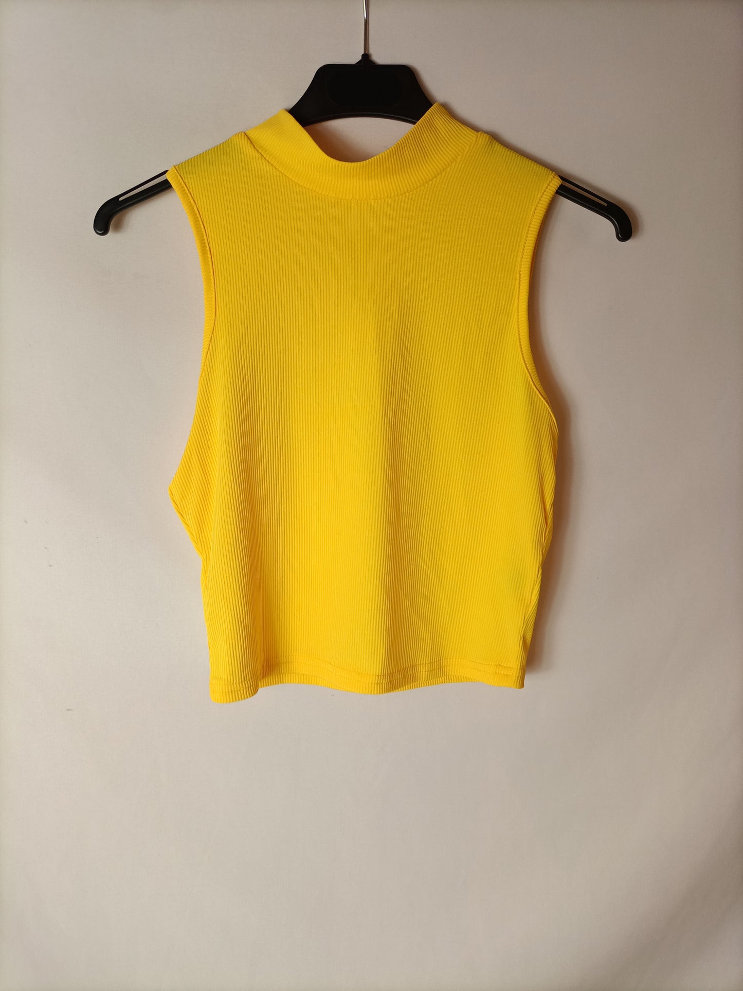 SHEIN. Top amarillo canalé T.xs