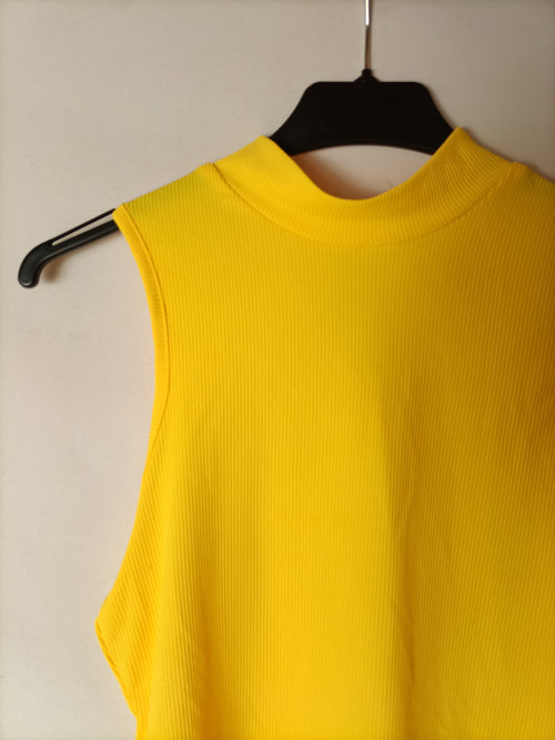 SHEIN. Top amarillo canalé T.xs