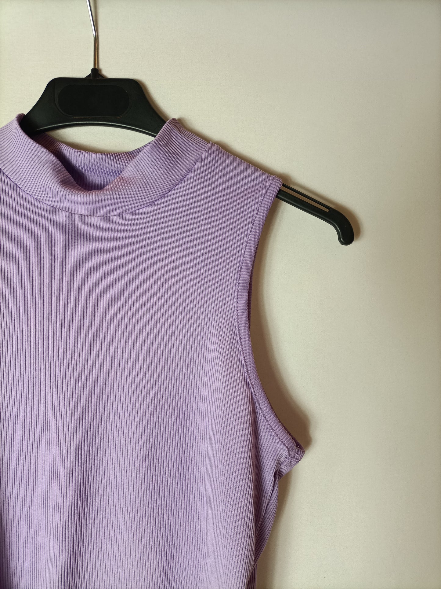 SHEIN. Top morado canalé T.xs