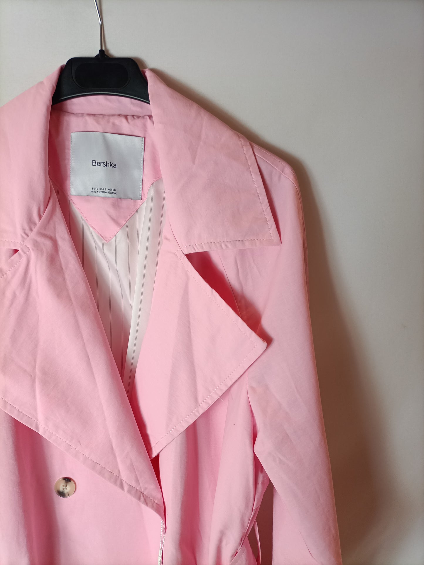BERSHKA. Pink double-breasted trench coat Ts