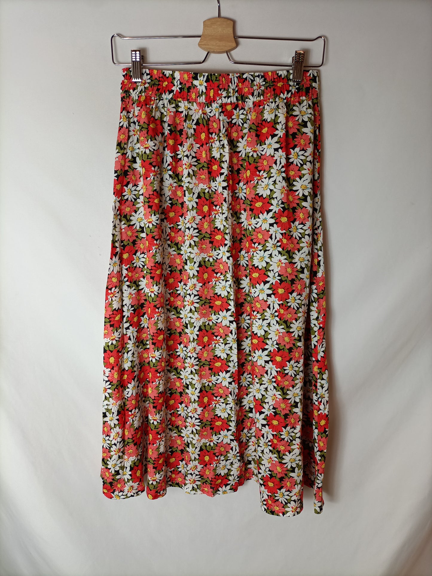 24 COLOURS. Total look top y falda flores. T S