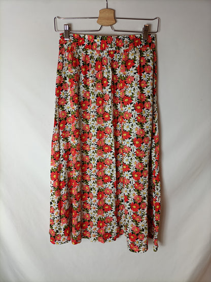 24 COLOURS. Total look top y falda flores. T S
