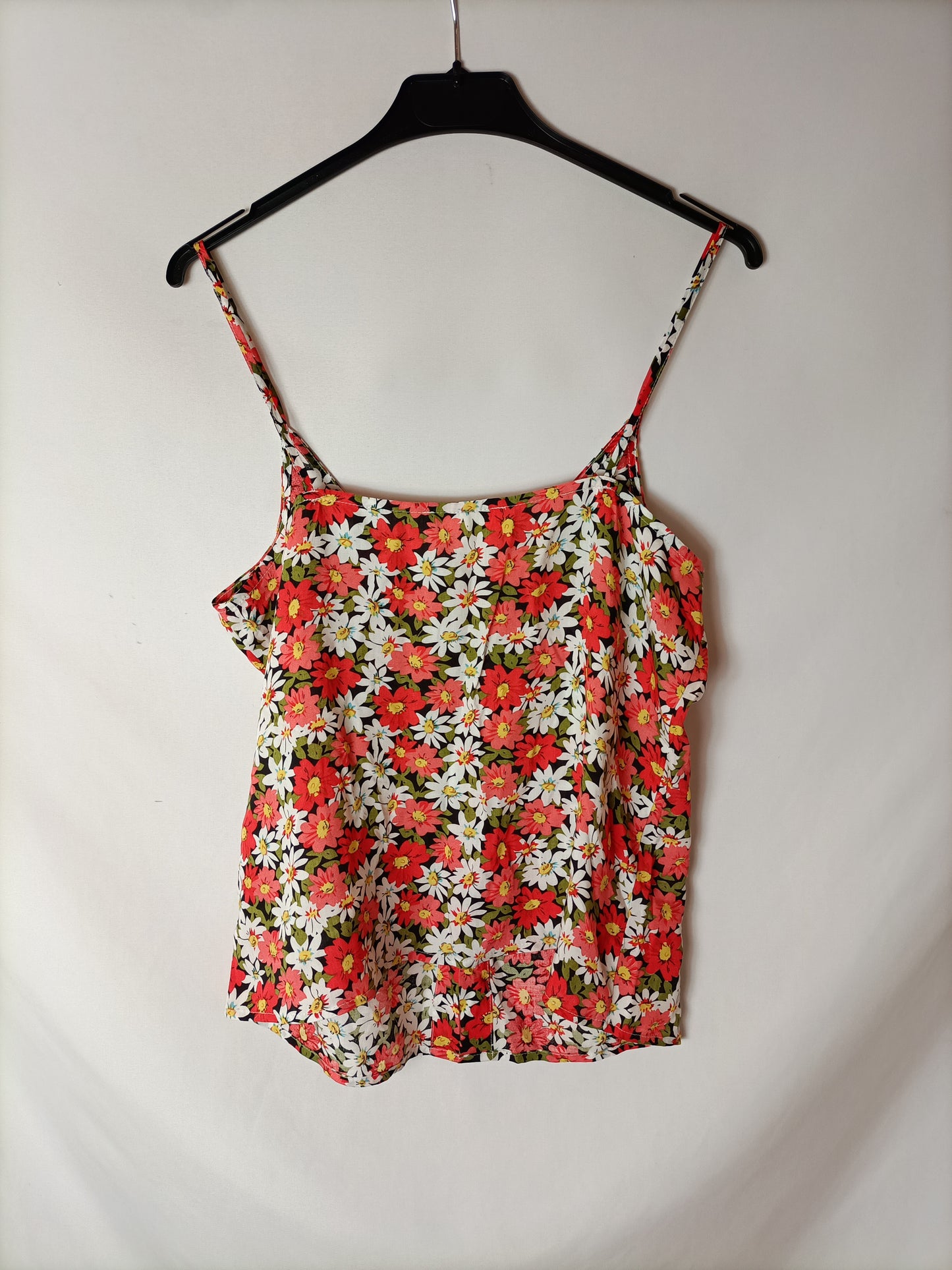24 COLOURS. Total look top y falda flores. T S