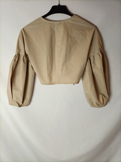 PINKO. Beige puff-sleeve crop blouse. Size 36