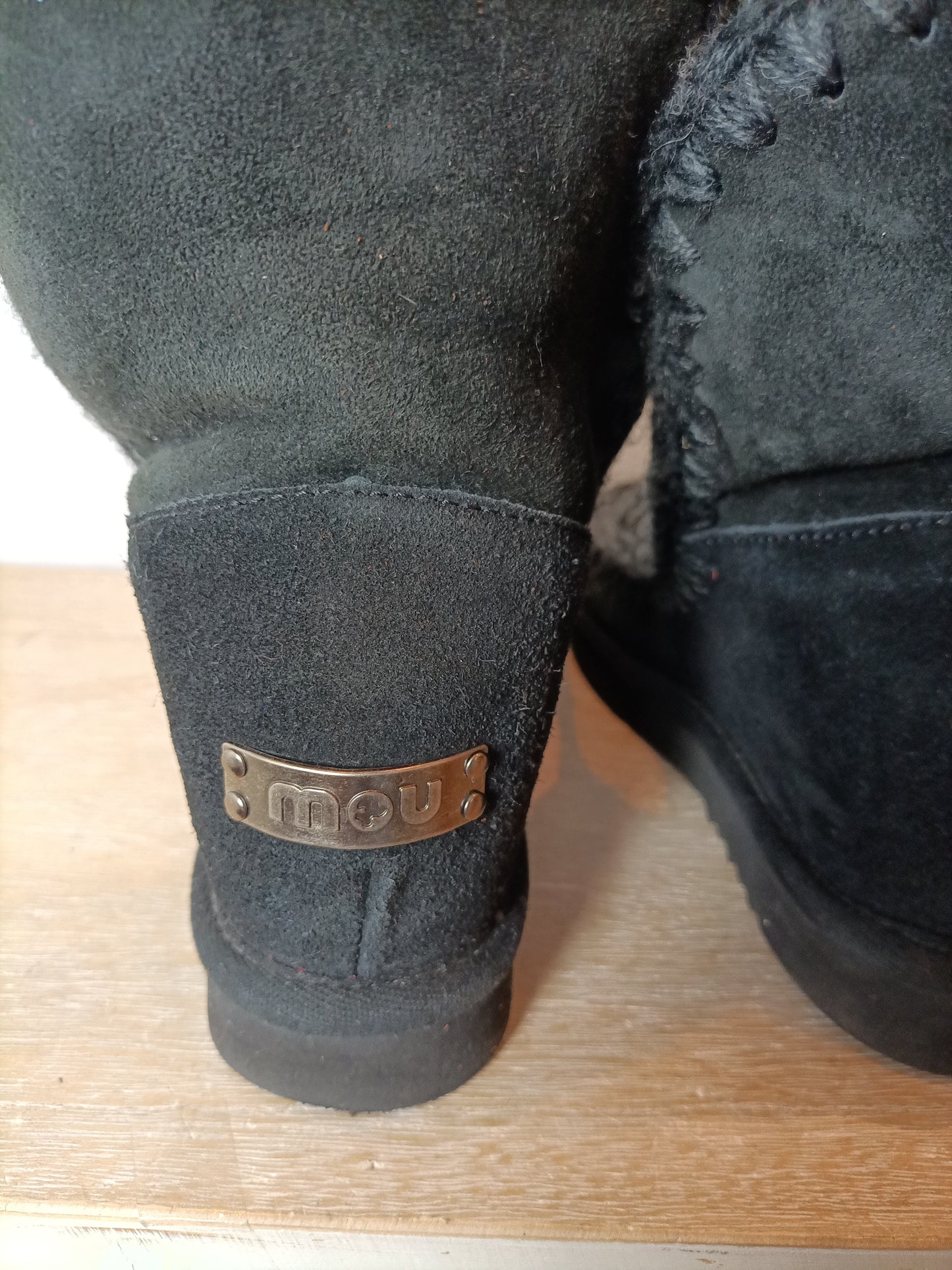 MOU. Botas negras tachuelas plataforma interior. T  40