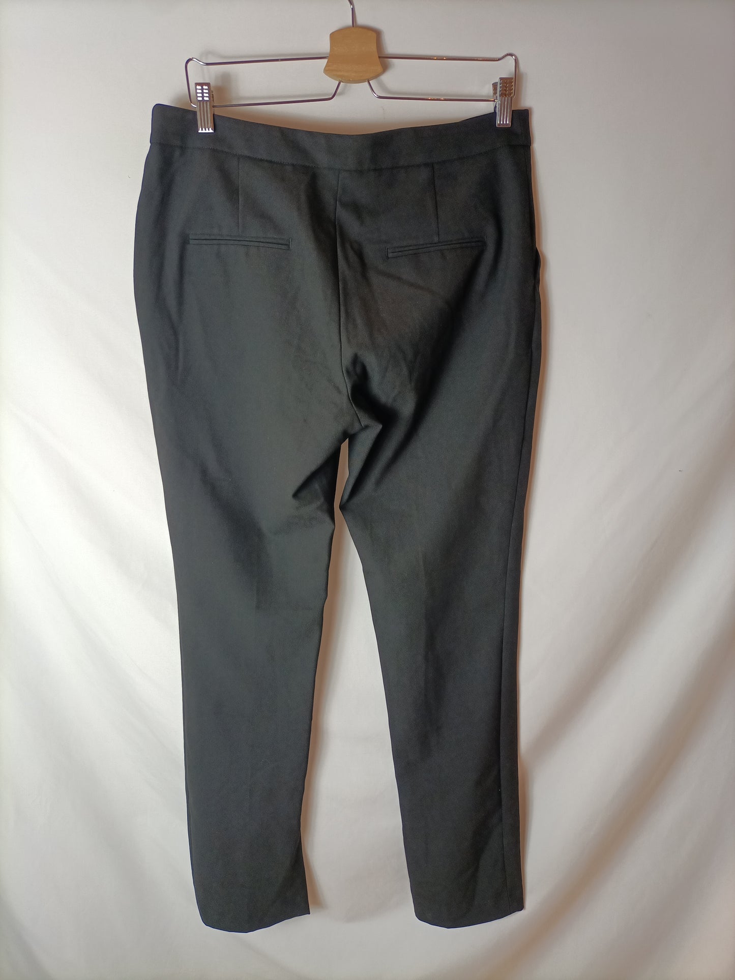 ZARA. Pantalón negro de vestir T.l