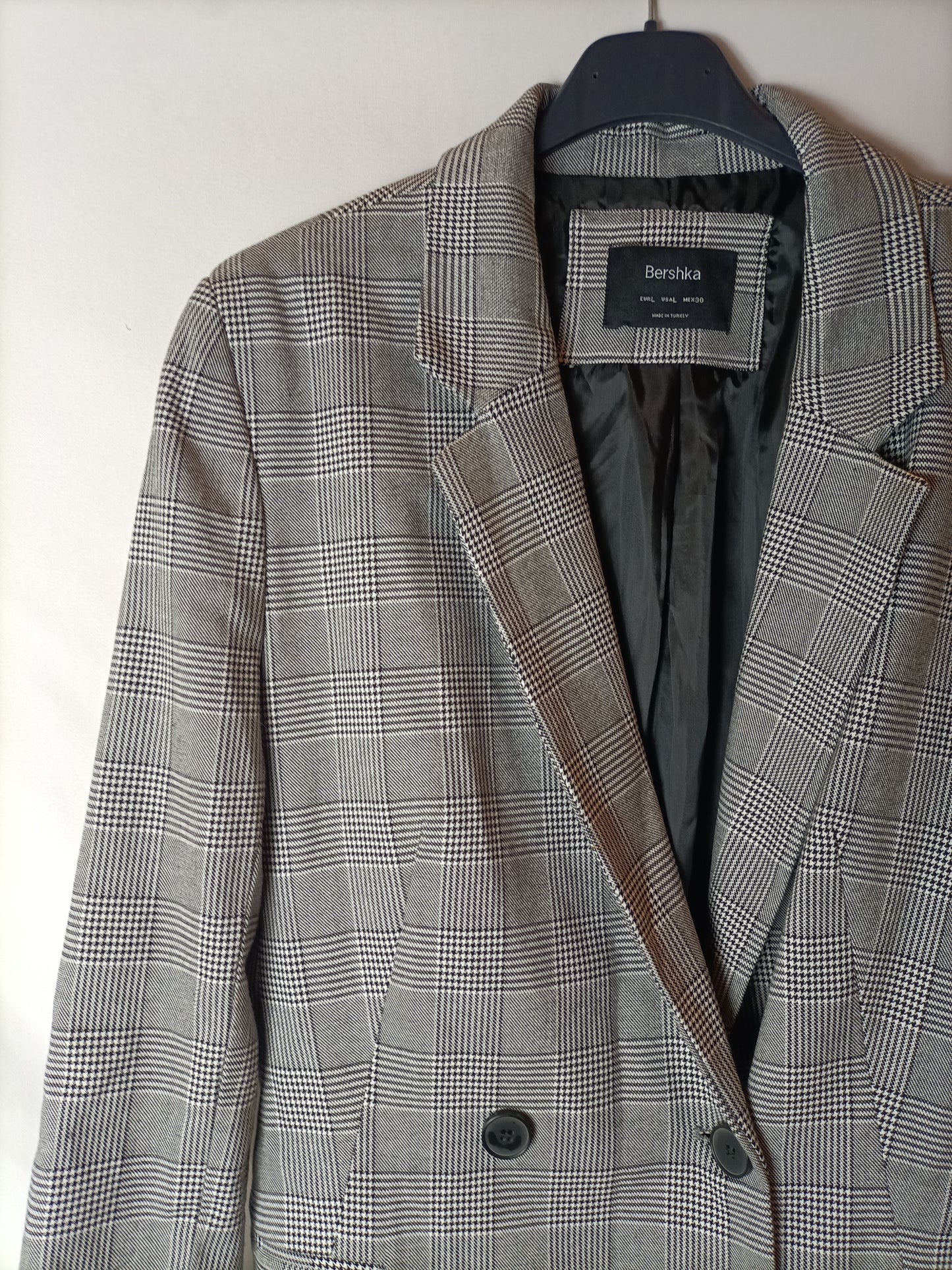 BERSHKA. Abrigo largo cruzado T.L