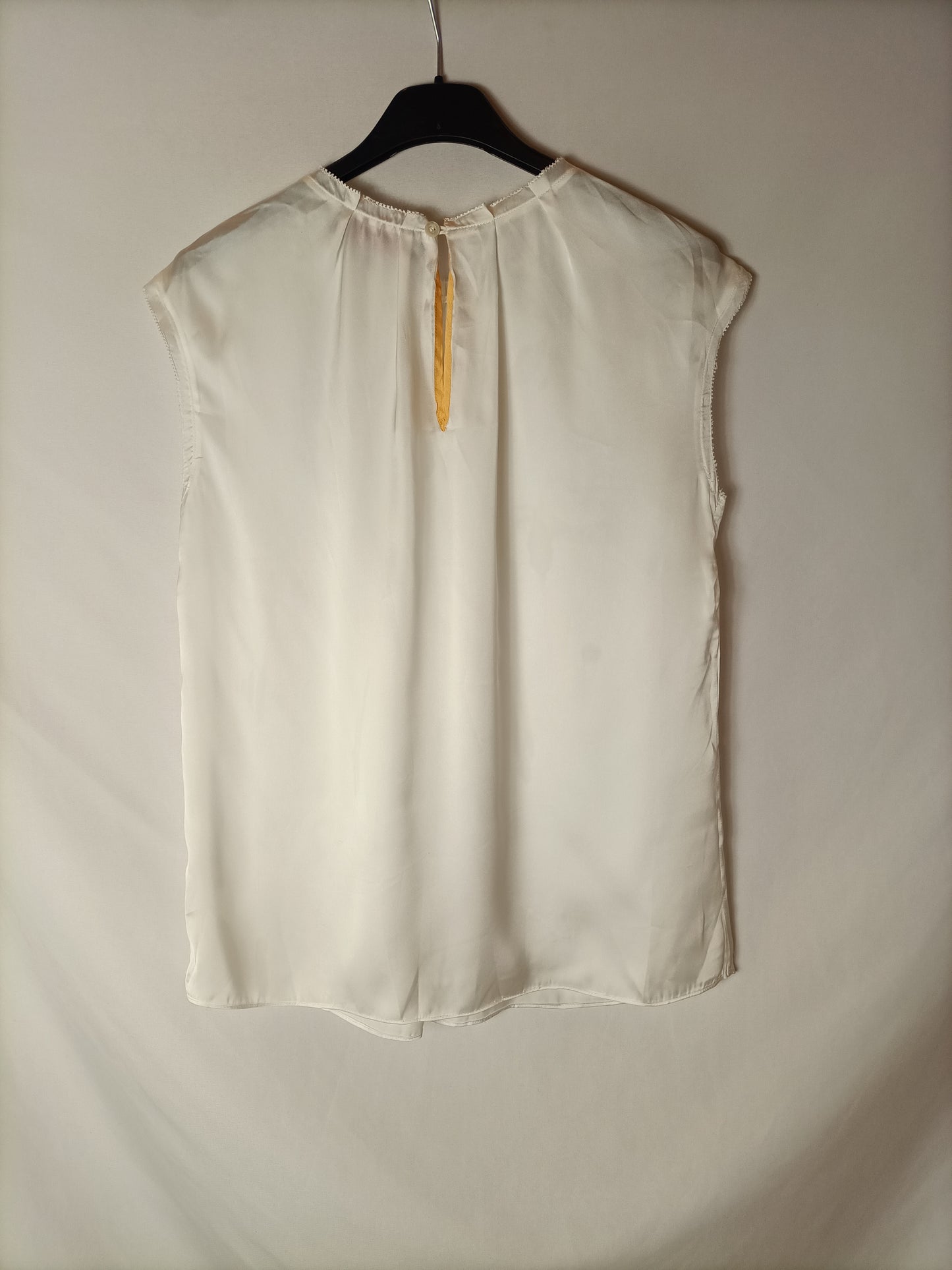 THE GOOSE. Flowy white blouse Yours