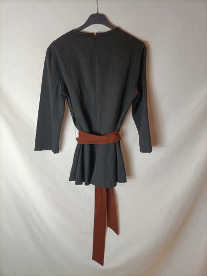 EL GANSO. Blusa negra lazada T.42(s/m)