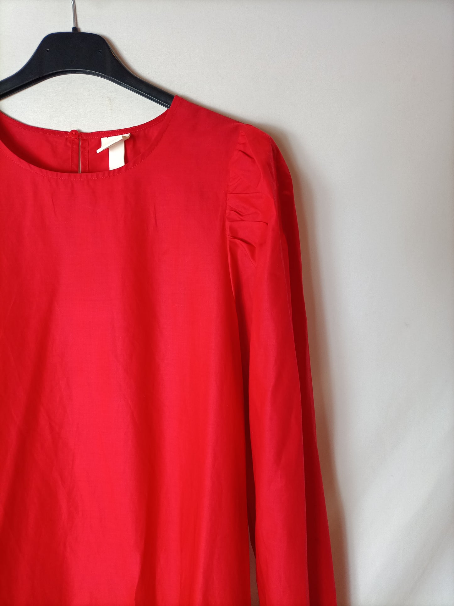 H&M. Vestido rojo volante T.40