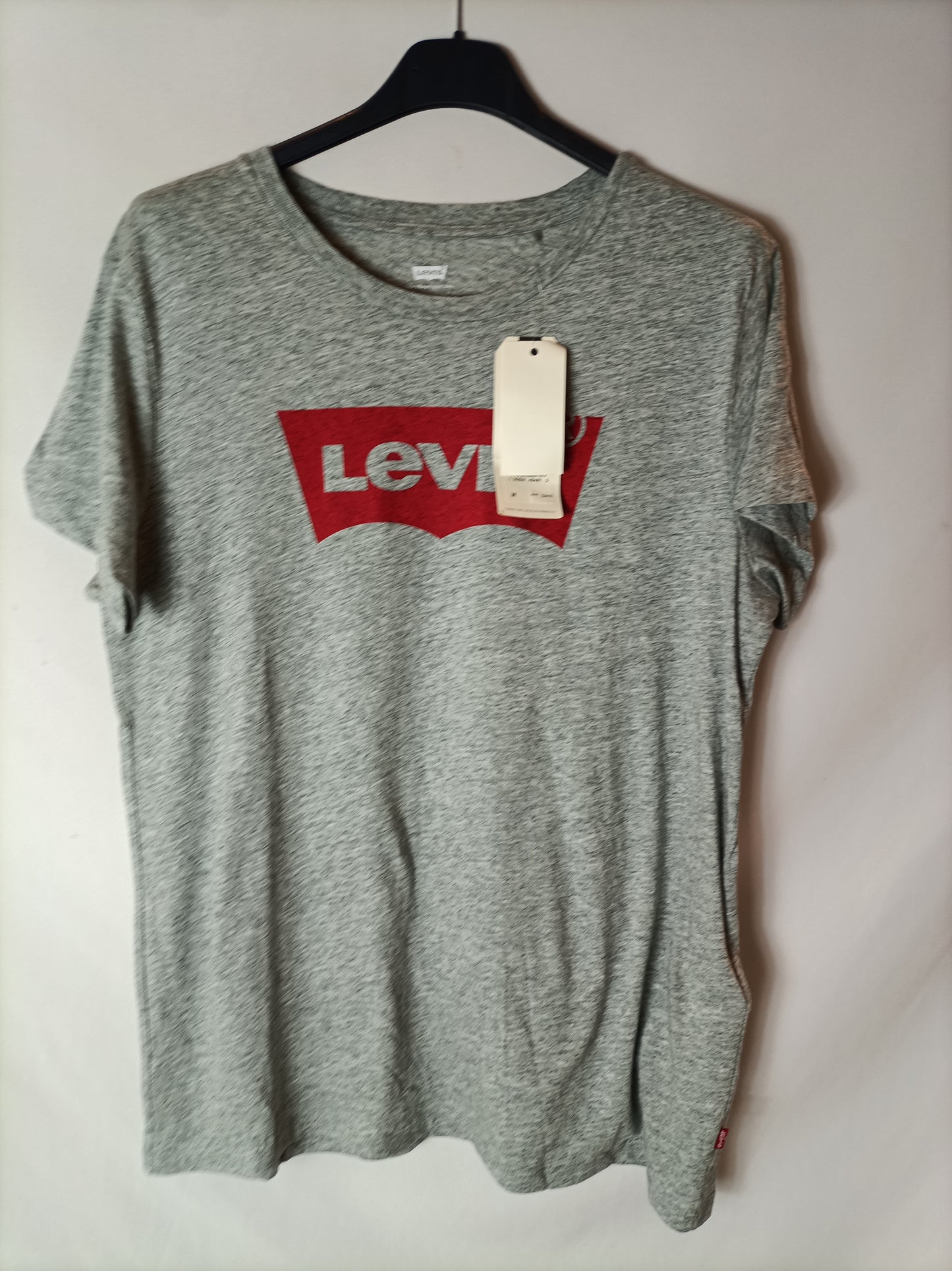 LEVI'S. Camiseta gris logo T.m