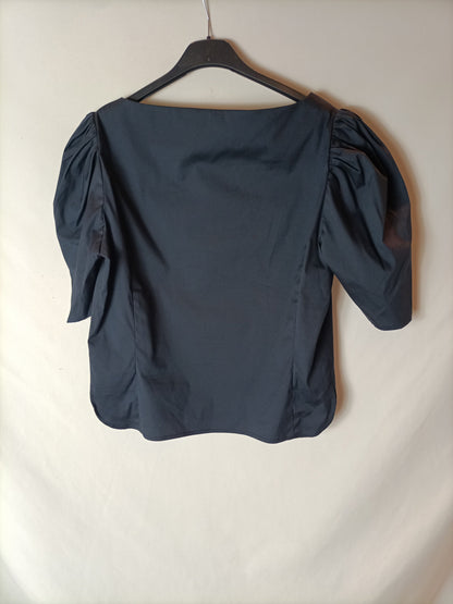 SHOU. Blusa azul oscuro manga abullonada. T M