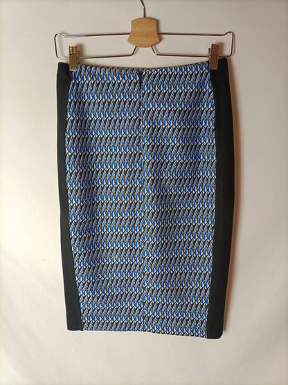 PINKO. Geometric pattern pencil skirt. Size 38