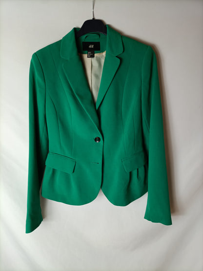 H&M. Blazer verde cortita T.36