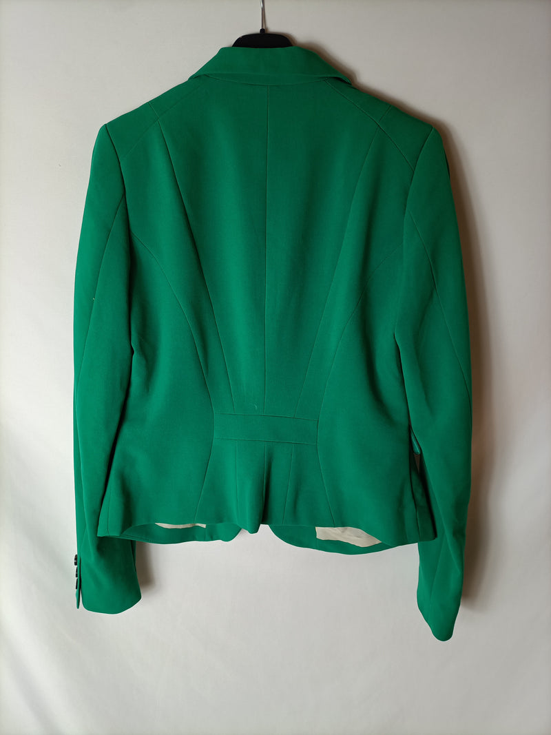 H&M. Blazer verde cortita T.36