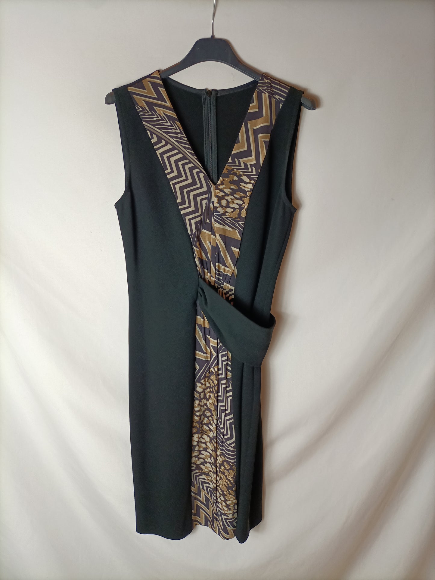 OTHERS. Black dress with Tu(m) detail