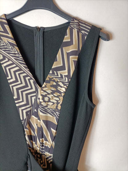 OTHERS. Black dress with Tu(m) detail