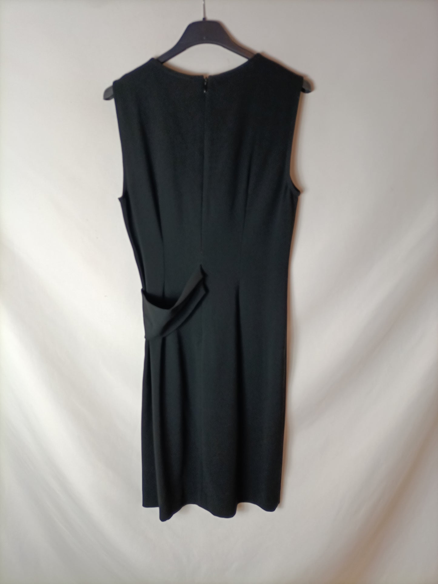 OTHERS. Black dress with Tu(m) detail
