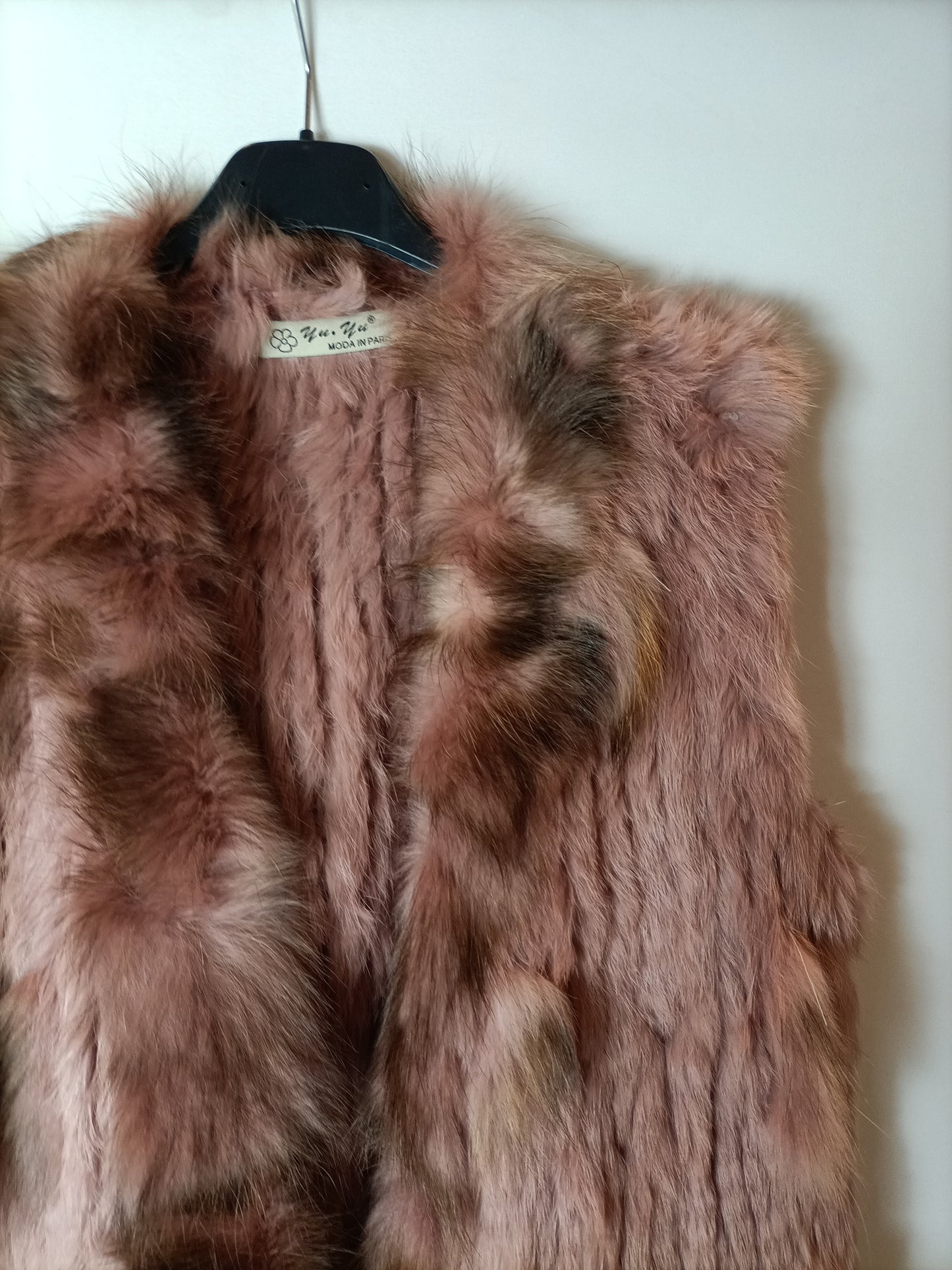 YU-YU. Chaleco pelo rosa. T M/L