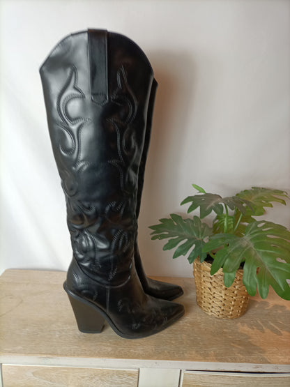 OTHERS. Tall cowboy boots. Size 38