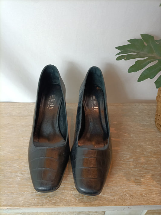 MINELLI. Black snakeskin shoes, size 39