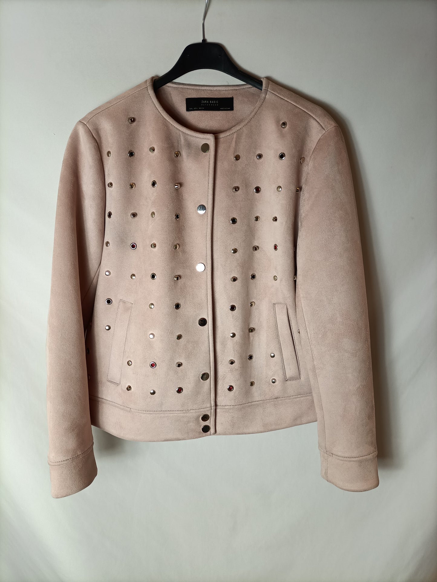 ZARA. Chaqueta rosa tachulas T.l