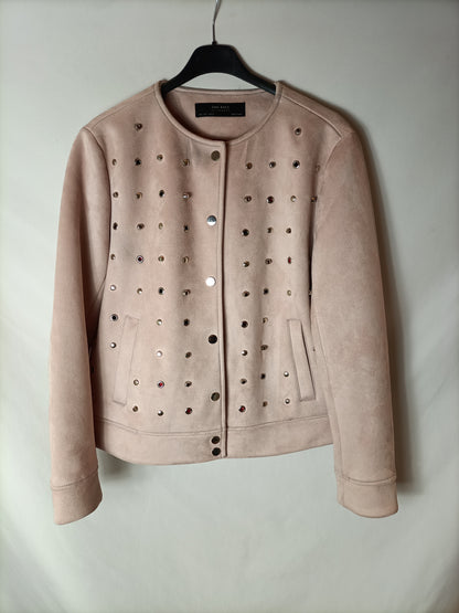 ZARA. Chaqueta rosa tachulas T.l