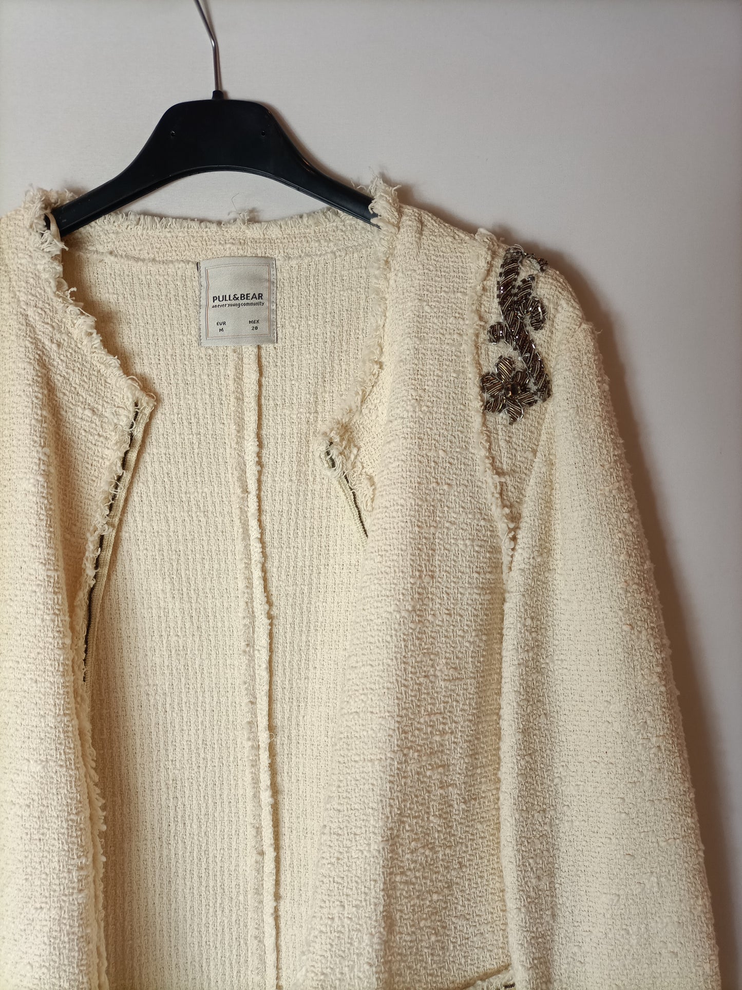 PULL&BEAR. Chaqueta beige tweed T.m
