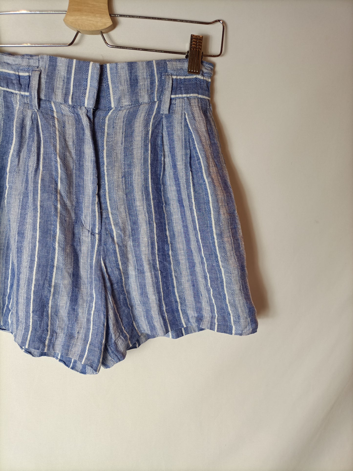 H&M. Pantalón corto rayas T.34