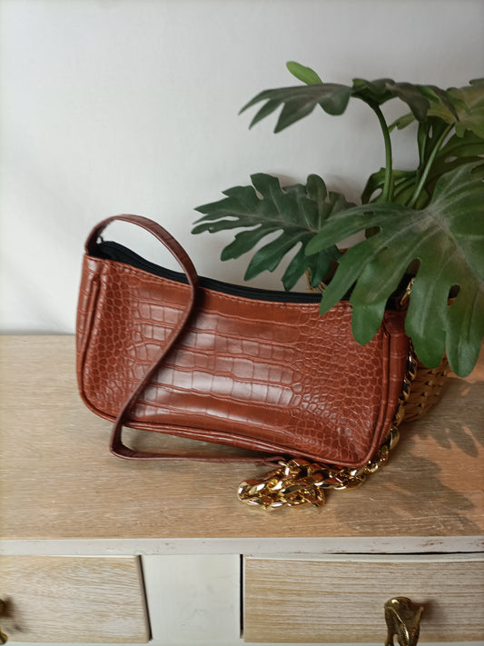 OTRAS. Bolso marrón polipiel mini